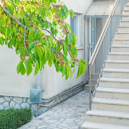 Apartmani Cimerman Кърк Екстериор снимка