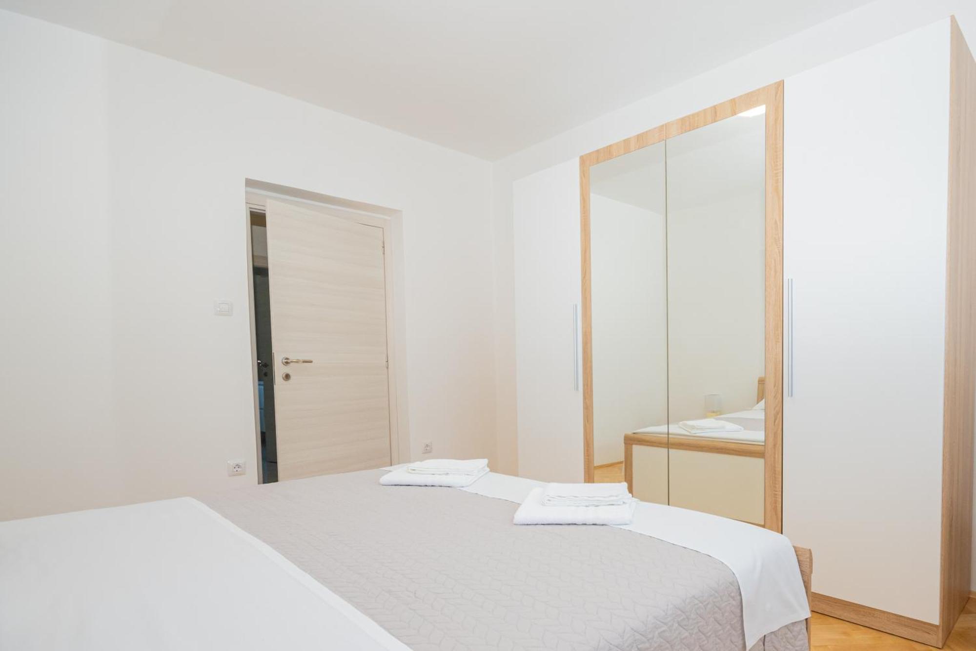 Apartmani Cimerman Кърк Екстериор снимка