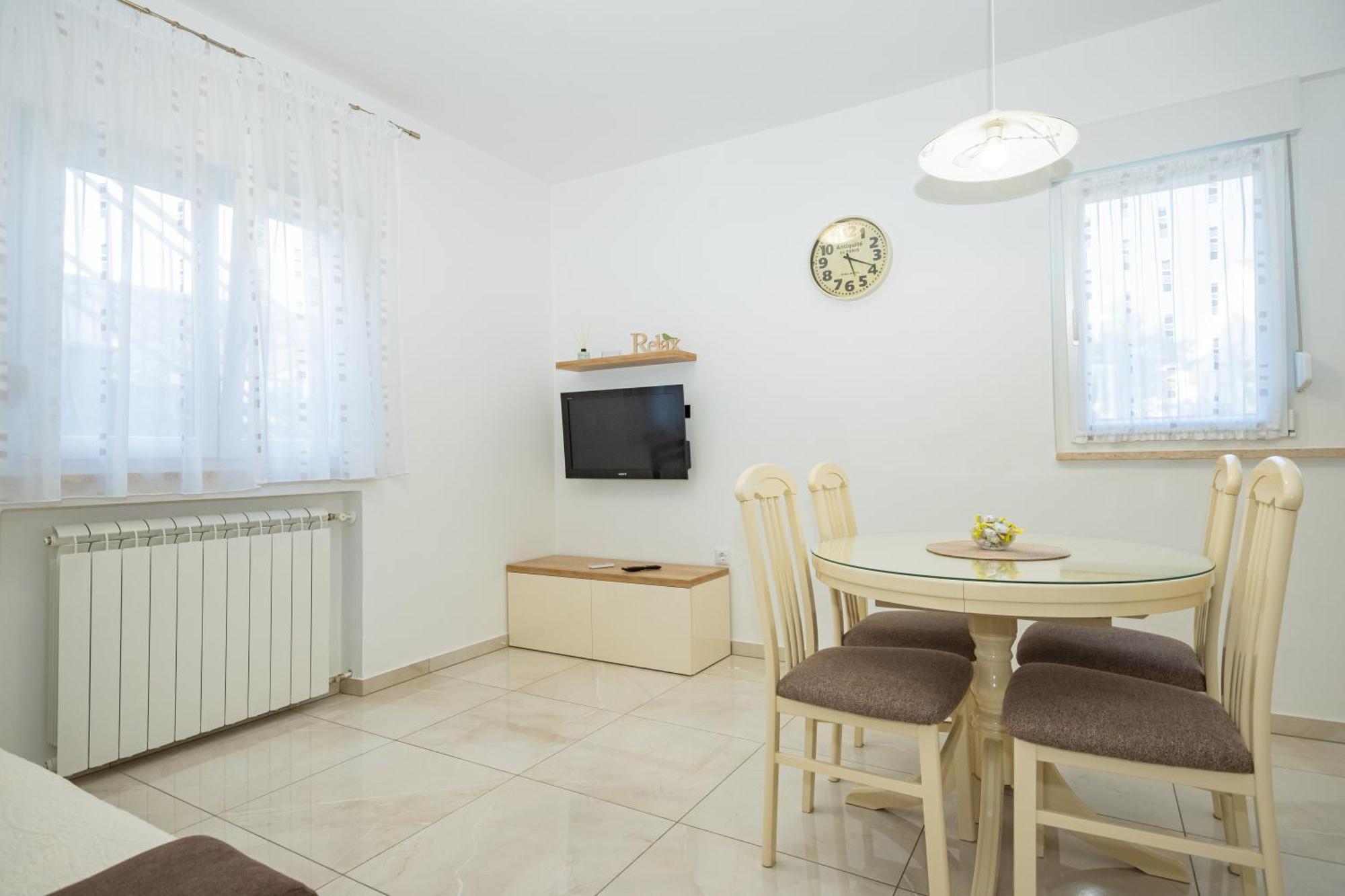 Apartmani Cimerman Кърк Екстериор снимка