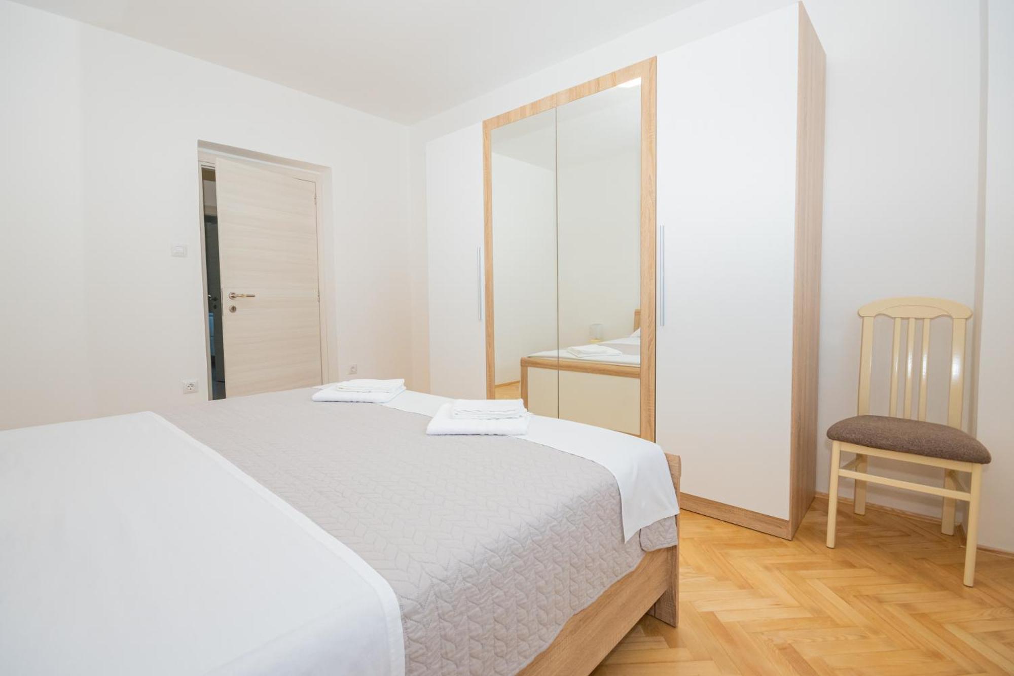 Apartmani Cimerman Кърк Екстериор снимка